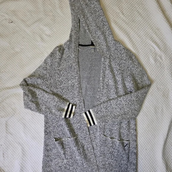 Bench Speckled Race Track Markings  Sweater - Picture 13 of 13